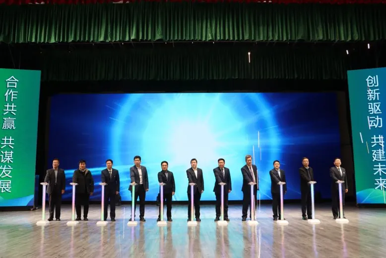 融合產教資源 推進種業(yè)振興 敦煌種業(yè)等三家單位聯(lián)合成立全國現(xiàn)代種業(yè)技術產教融合共同體